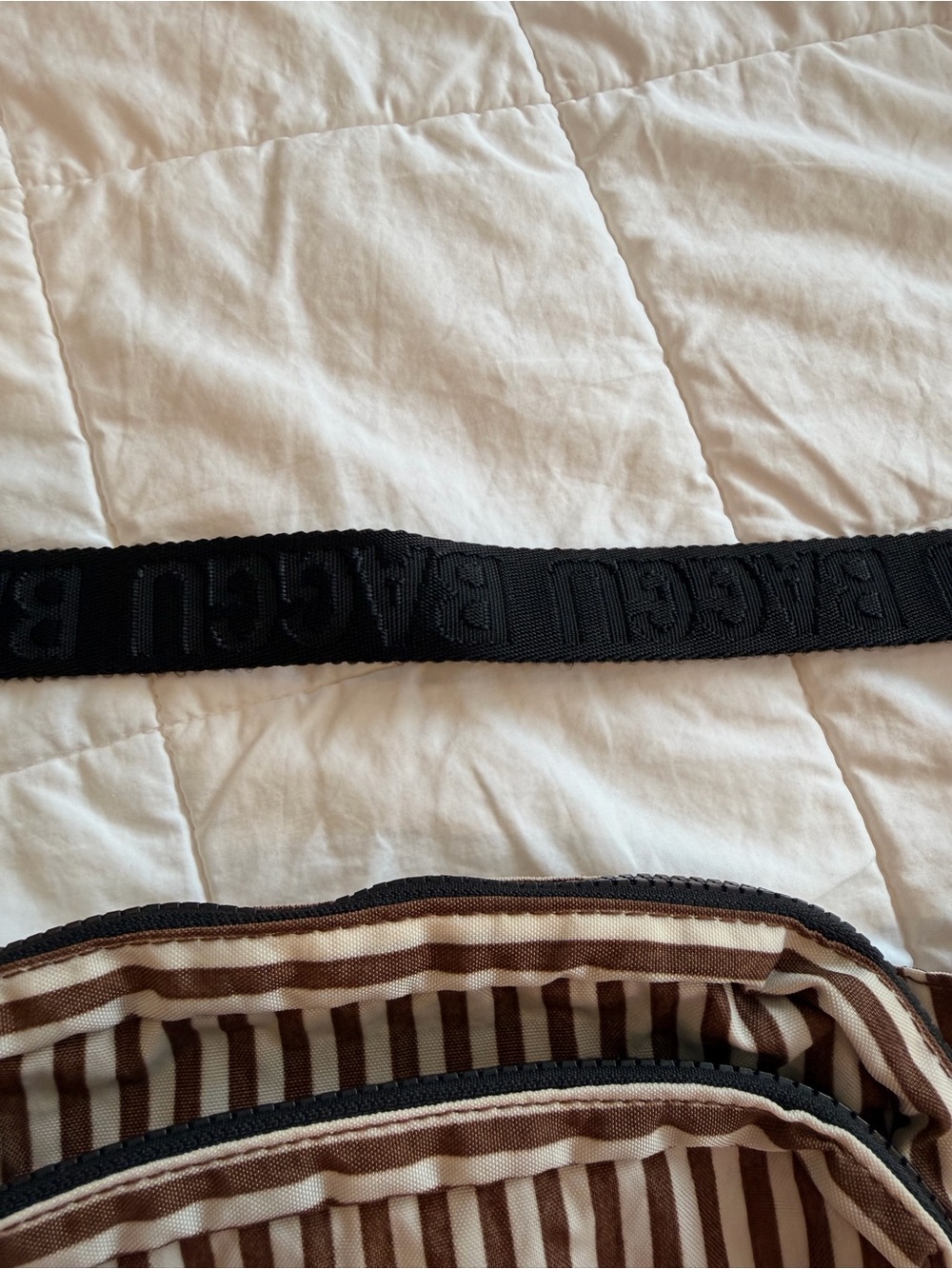 BAGGU striped belt bag - Picture 2 of 3